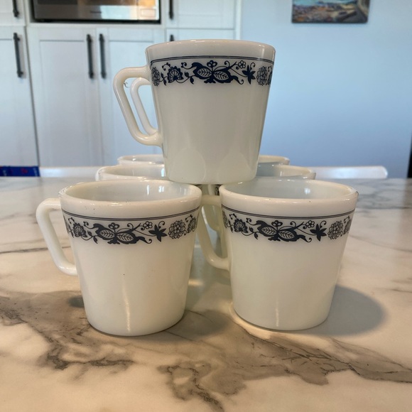 Pyrex Old Town Blue Mugs Set of 8 - Picture 1 of 3